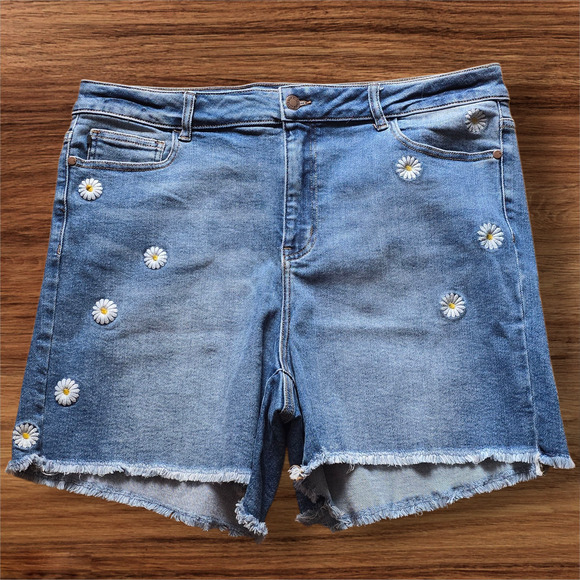 Judy Blue Women's Jean Shorts Frayed Daisy Stretch, Size 3XL - Picture 1 of 8